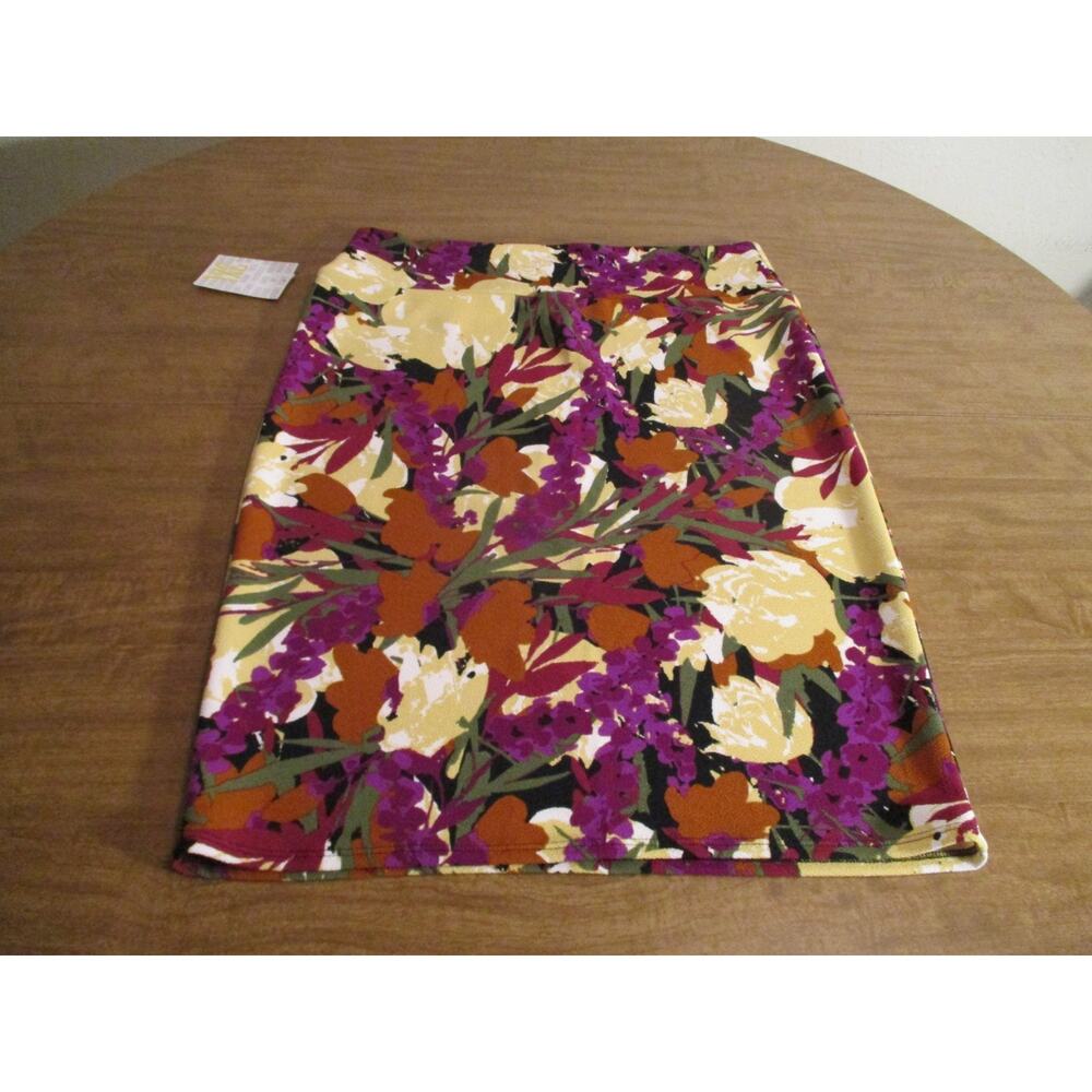 LULAROE CASSIE PULL ON SKIRT MULTI COLOR YELLOW PURPLE BLACK FLORAL SIZE 3XL - Picture 2 of 3